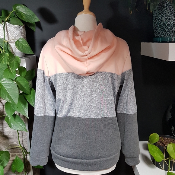 NWOT XL Color blocked Sweater Peach and Grey - Picture 2 of 3